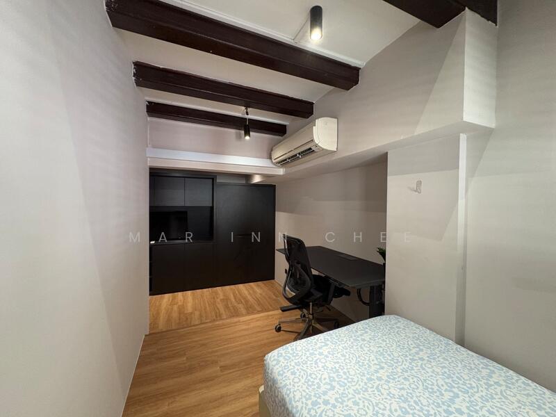 For Rent - China town centre (centre temple street)