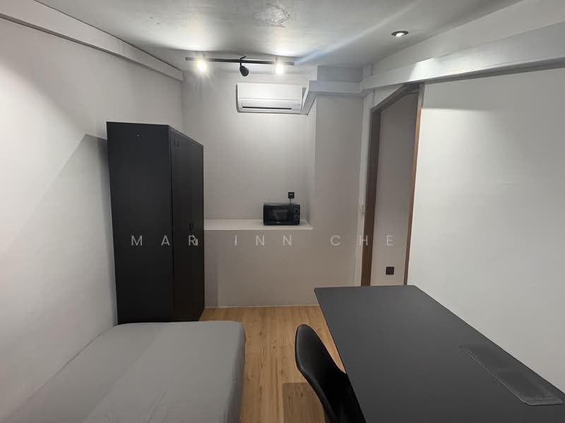 For Rent - China town centre (centre temple street)