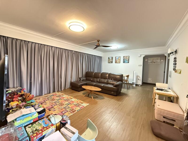 For Sale - 225 Simei Street 4