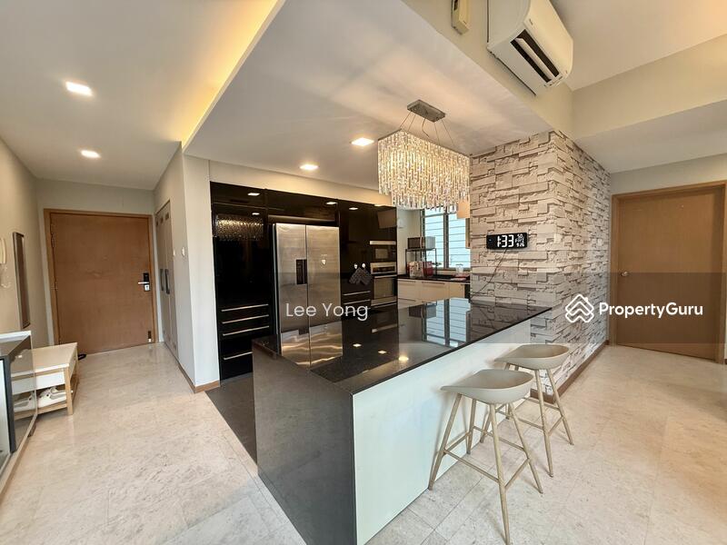 For Sale - 3 storeys, 6 bed 5 bath Penthouse, Roof Terrace, walk to mrt