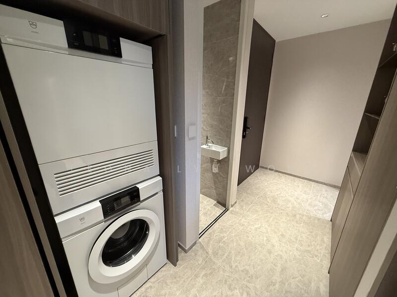 Pinetree Hill Condominium For Sale at S$ 4,382,000 | PropertyGuru Singapore - Laundry