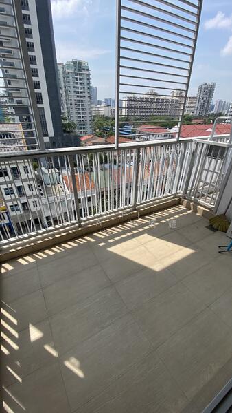 Squarish balcony