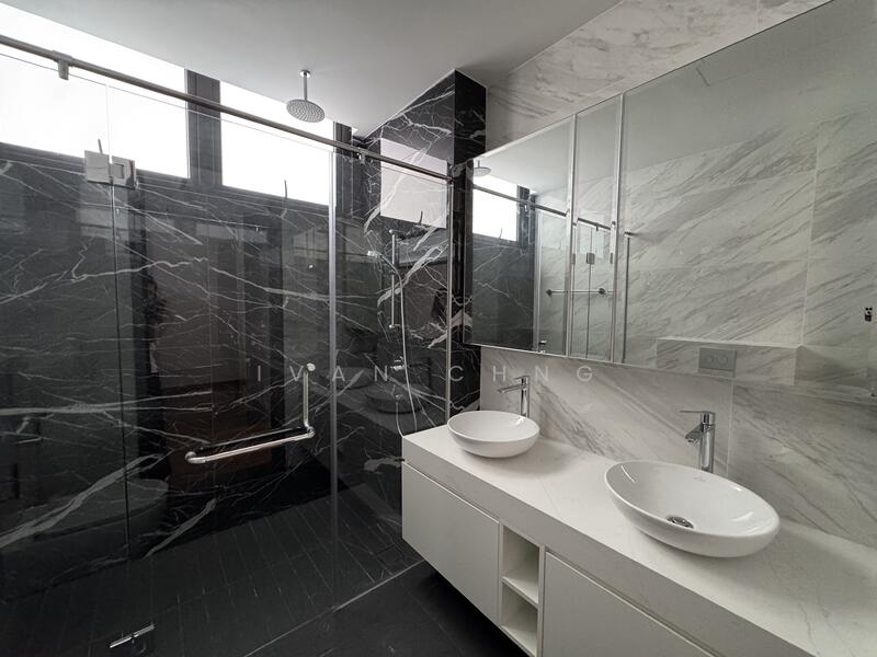 Bathroom with thoughtful His and Hers sinks