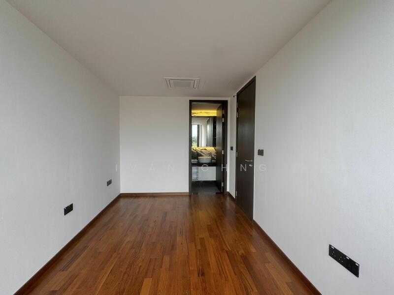 Junior Master with Walk-out Terrace