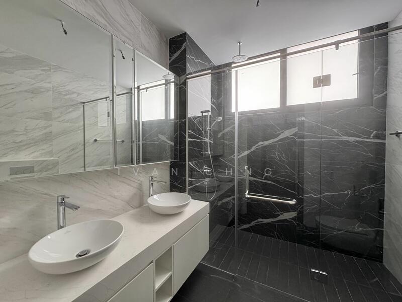 ⭐⭐LANDED7772@ Brand New Terrace with Lift Near Amenities, Downtown East, 5 Bedrooms, 4,030 sqft, Terraced House For Sale, by Ivan Chng, 60140750 - Master Bathroom - PropertyGuru.com.sg