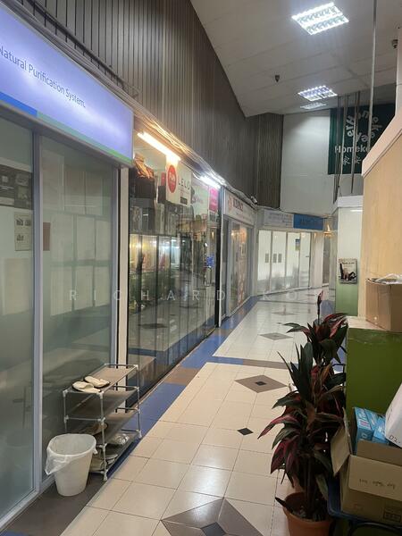 Bukit Timah Shopping Centre, 170 Upper Bukit Timah Road, Clementi Park / Upper Bukit Timah, 226 sqft, Mall Shop For Sale, by Richard Koh, 60140934 - Corridor - CommercialGuru.com.sg