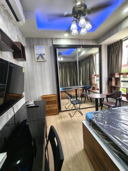 Fully furnished just bring luggage 