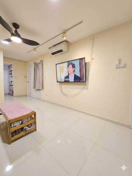 810 Tampines Avenue 4, 810 Tampines Avenue 4, 2 Bedrooms, 785 sqft, HDB Flat For Sale, by Adrian Tan, 60141135 - PropertyGuru.com.sg