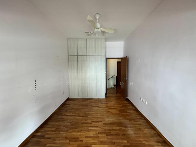 For Rent - ⭐️Move in ready ⭐️Renovated 2.5 storey terrace ⭐️