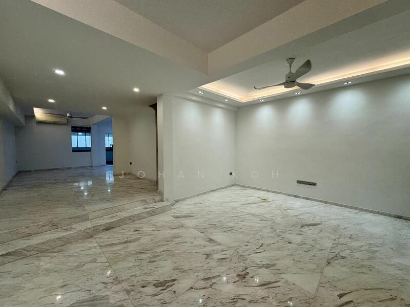 For Rent - ⭐️Move in ready ⭐️Renovated 2.5 storey terrace ⭐️