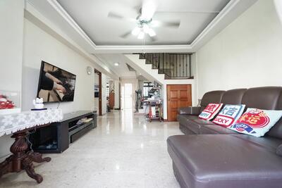 For Sale - 892A Tampines Avenue 8