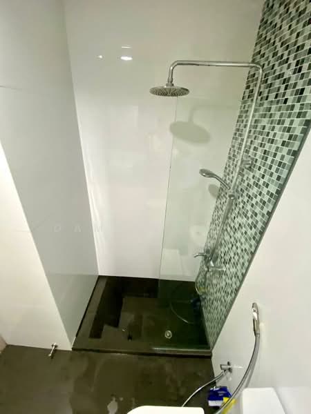 Opal Suites, 1 Opal Crescent, Balestier / Toa Payoh, 1 Bedroom, 398 sqft, Condominium For Rent, by Damian Chia, 60141954 - Bathroom - PropertyGuru.com.sg