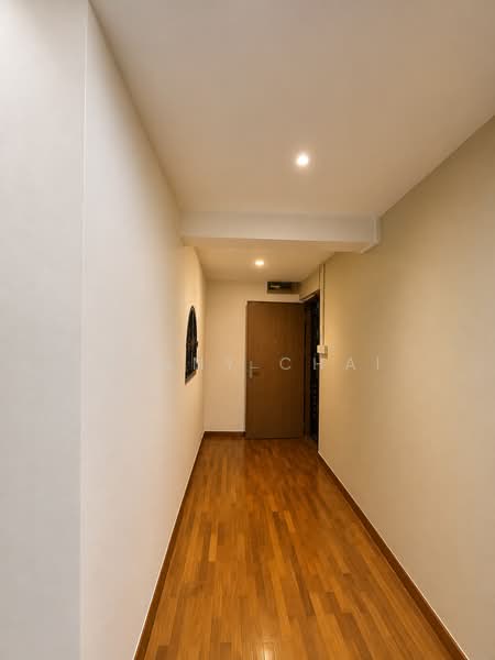 810 Jurong West Street 81, 810 Jurong West Street 81, 4 Bedrooms, 1,377 sqft, HDB Flat For Sale, by Kenny Chai, 60142016 - Corridor - PropertyGuru.com.sg