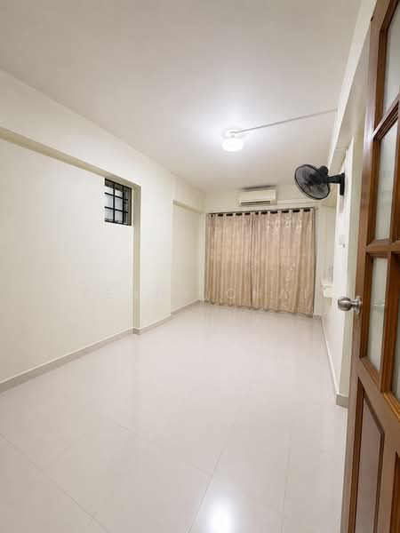 810 Jurong West Street 81, 810 Jurong West Street 81, 4 Bedrooms, 1,377 sqft, HDB Flat For Sale, by Kenny Chai, 60142016 - Interior - PropertyGuru.com.sg