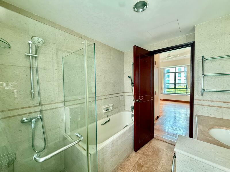 Ensuite Master Bathroom