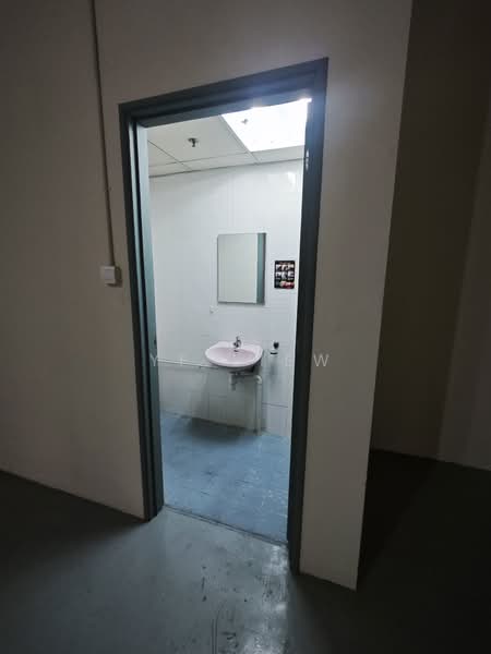 41 Toh Guan road east, 41 Toh Guan road east, 947 sqft, Warehouse For Rent, by YF Liew, 60142094 - CommercialGuru.com.sg