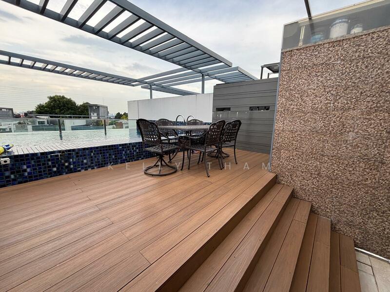 Roof Terrace with in-built pool