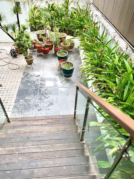 Garden strip