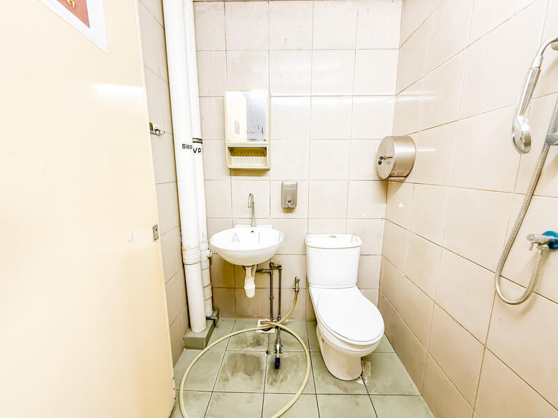 Food XChange @ Admiralty, 8A Admiralty Street, Sembawang / Yishun, 5,974 sqft, Factory / Workshop (B2) For Sale, by Jermaine Ang, 60142212 - Bathroom - CommercialGuru.com.sg