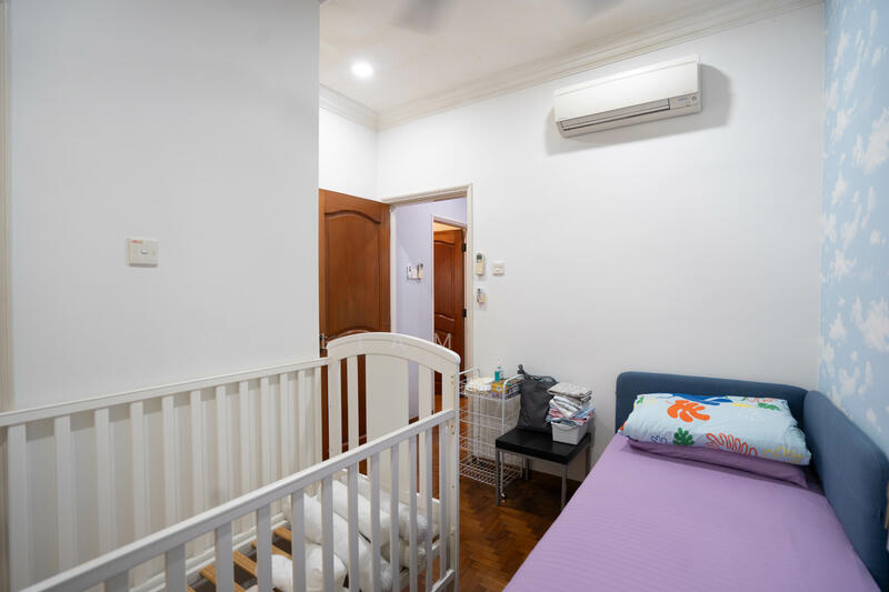 For Sale - $1,3xx psf elevated 2.5-sty Semi-d w/ natural basement @ Chuan Dr