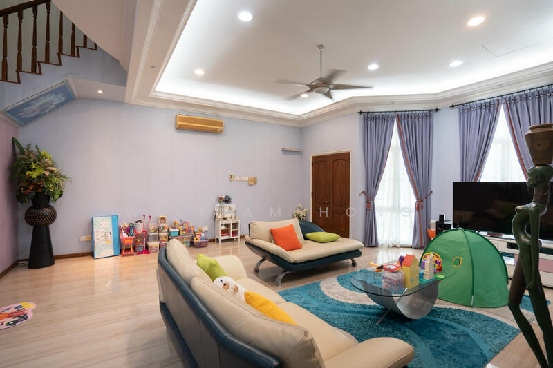 For Sale - $1,3xx psf elevated 2.5-sty Semi-d w/ natural basement @ Chuan Dr