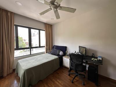 For Sale - Within 1km Catholic High. Modern 2.5Sty Terrace. Near park