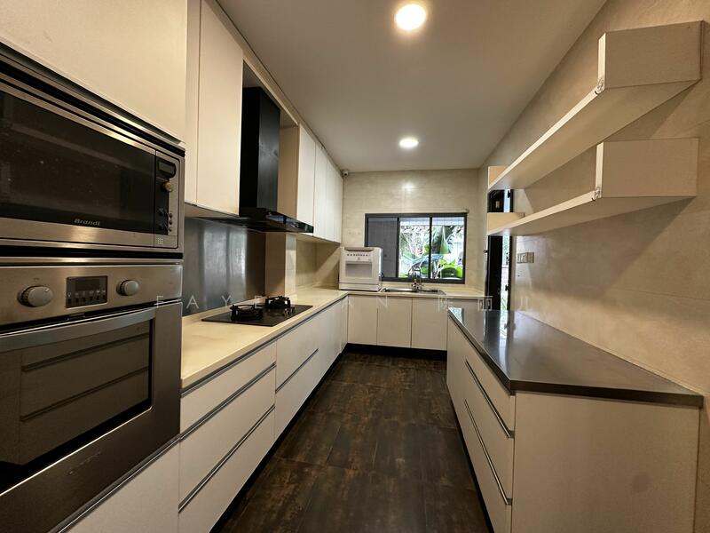 For Sale - Within 1km Catholic High. Modern 2.5Sty Terrace. Near park