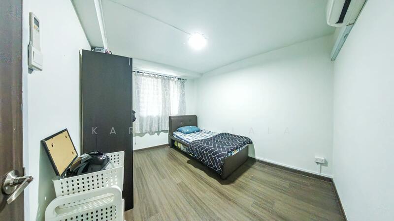 Bedroom : No built-in, bright & spacious