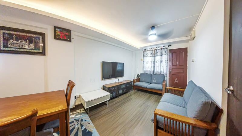 Living Room: cove light beautifully done