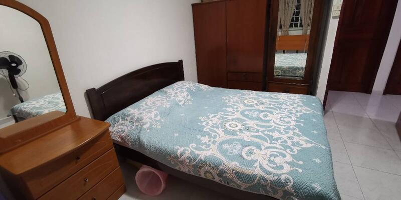 Queensize bed set