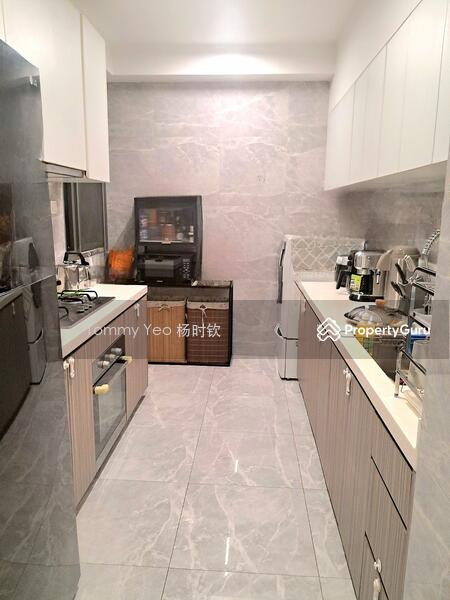 Modern Kitchen Furnishing