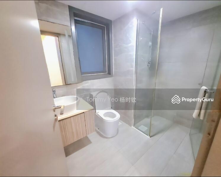 Very Clean and Ventilated Bathroom