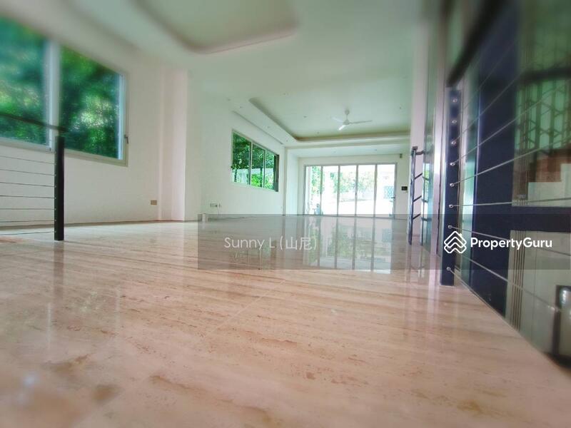 For Sale - Prime Lush Freehold Bungalow along Exquisite SUNSET Way Enclave