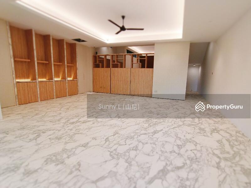 For Sale - Prime Lush Freehold Bungalow along Exquisite SUNSET Way Enclave