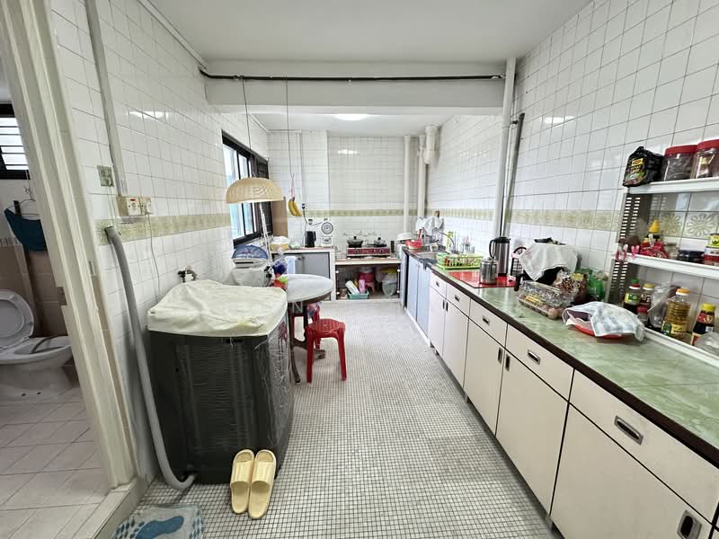 551 Ang Mo Kio Avenue 10 HDB Flat For Sale at S$ 658,000 | PropertyGuru Singapore - Kitchen