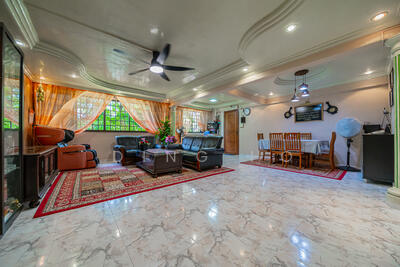 For Sale - 627 Hougang Avenue 8