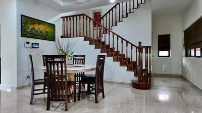 For Sale - Wide Frontage Detached in with Full Privacy, Park Facing