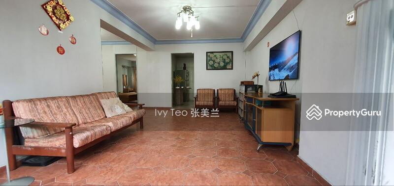 Original Spacious Living Area