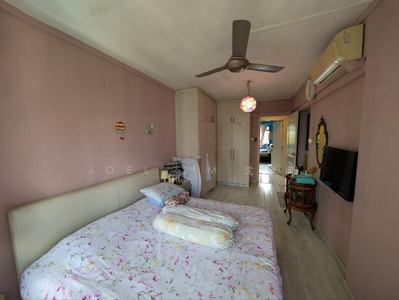Master Bedroom (View 1)