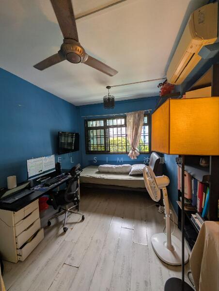 Common Bedroom (View 2)