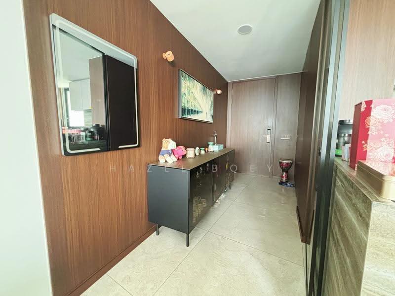 One Pearl Bank, 1 Pearl Bank, Alexandra / Commonwealth, 3 Bedrooms, 1,195 sqft, Condominium For Sale, by Hazel Boey, 60143550 - Entrance - PropertyGuru.com.sg