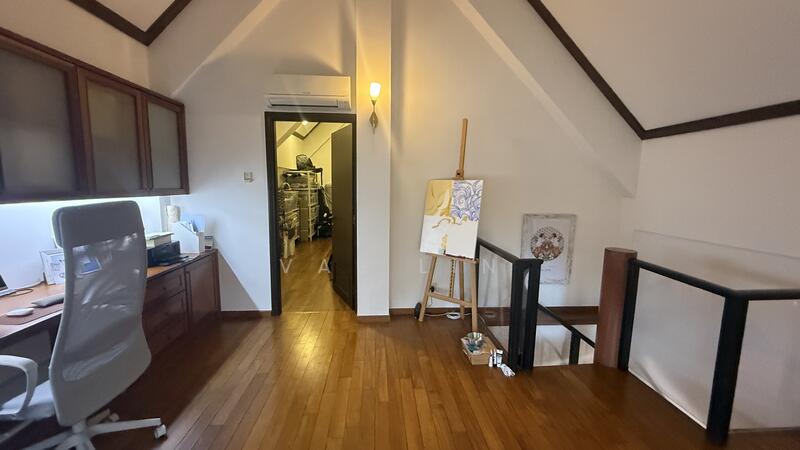 For Sale - ⭐️ D11 CHEAP! Renovated Semi-D with Half Attic @ Jalan Bahasa ⭐️ Walk to Botanic Gardens