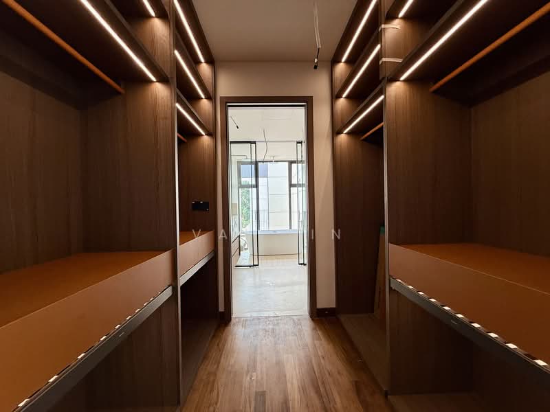 ⭐️ D15 TOP Soon Siglap Brand New Bungalow with Lift Pool & ID ⭐️ ID Bonus Feature Detached House For Sale at S$ 11,580,000 | PropertyGuru Singapore - Walk in Wardrobe D15 Cheapest Brand New