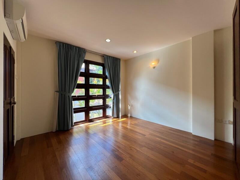 For Rent - Woodgrove Estate