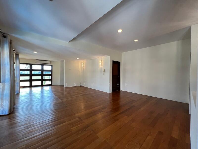 For Rent - Woodgrove Estate