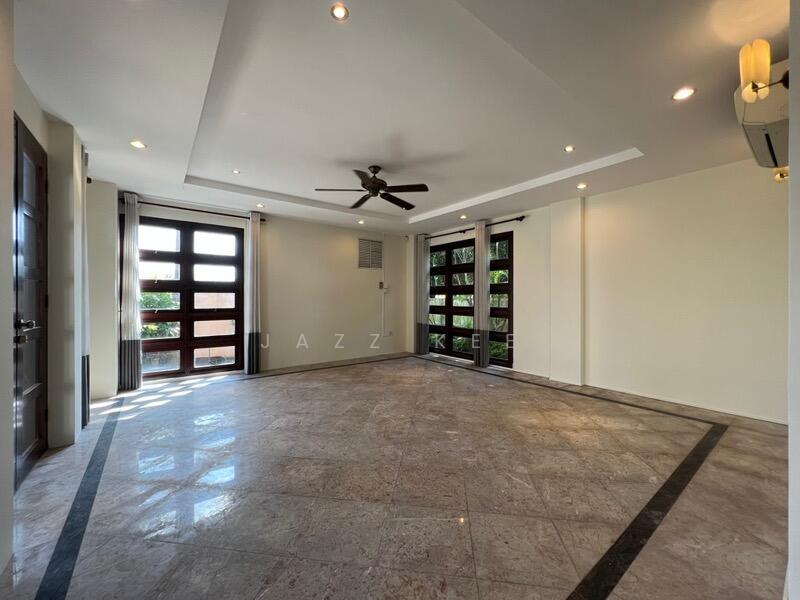 For Rent - Woodgrove Estate