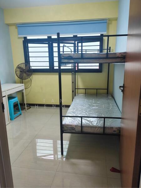 For Rent - 240A Jurong East Avenue 1