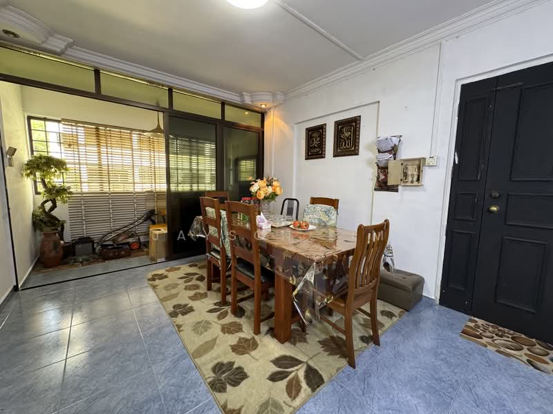 701 Woodlands Drive 40 HDB Flat For Sale at S$ 648,888 | PropertyGuru Singapore - Dining Room
