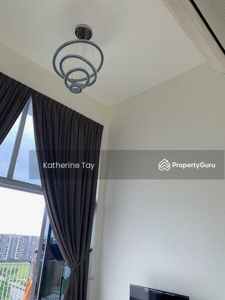 Living Room high ceiling