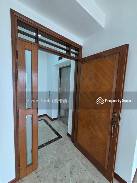Private lift lobby 